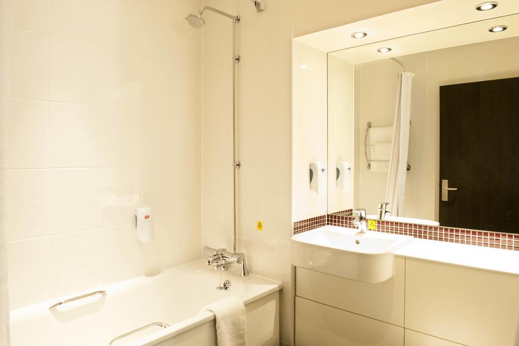 Premier Inn Uttoxeter Eksteriør bilde